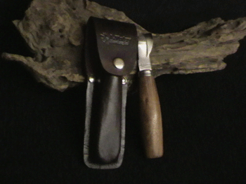 single hook knife with pouch